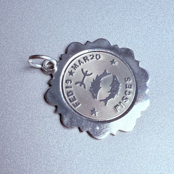 M&M Sterling Silver 925 Pisces Fish Zodiac Horoscope Charm Pendant - Picture 2 of 5